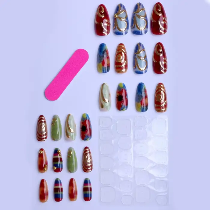 24 faux ongles à presser en amande