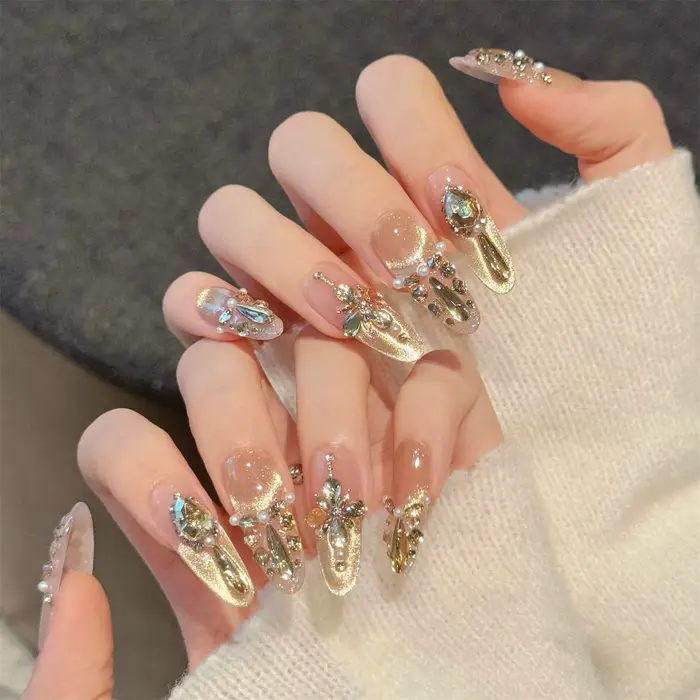 10 pièces presse à la main sur les ongles Champagne Zircon diamant amande faux ongles décor portable