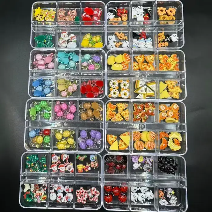 1 boîte de breloques en résine pour Nail Art