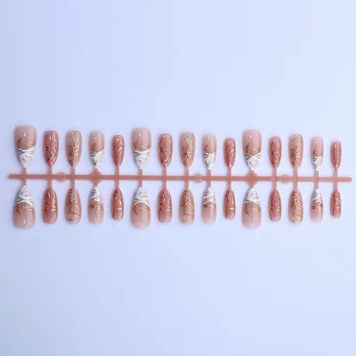 24 pièces de luxe fleur dorée lignes irrégulières amande faux ongles Simple blanc français presse