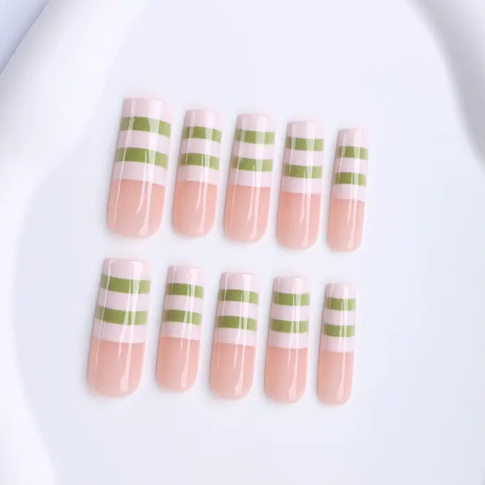 24 faux ongles longs carrés