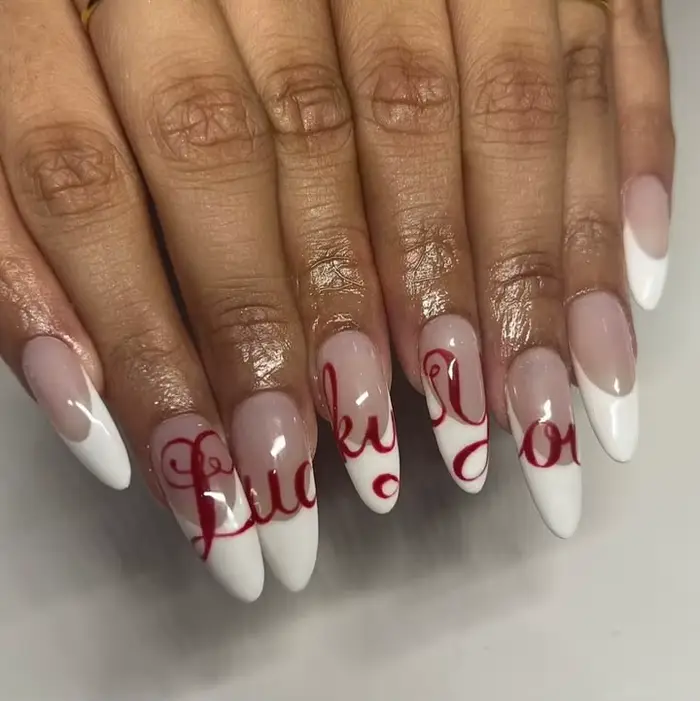 Faux ongles «Lucky You» peints à la main