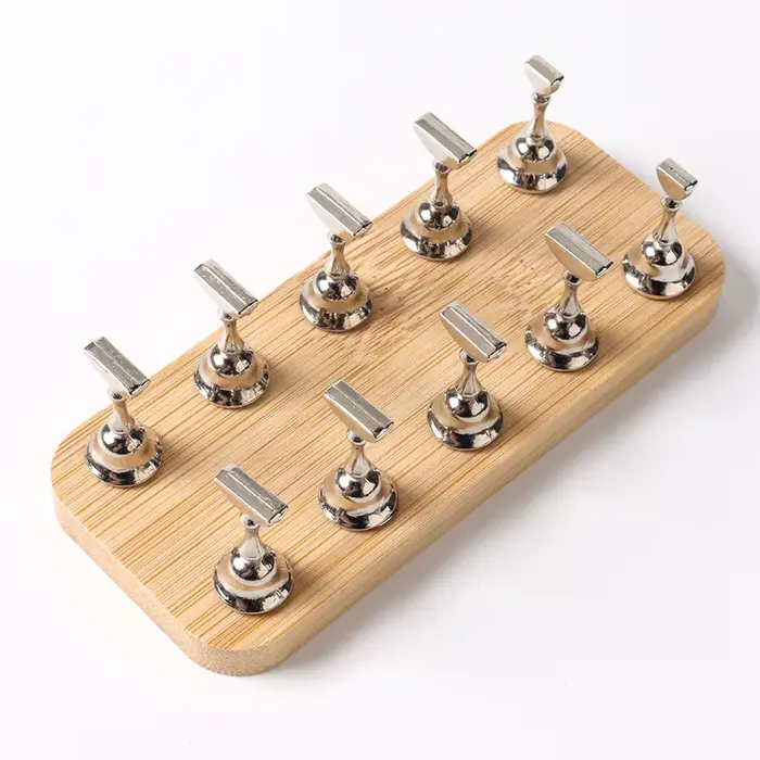 Support de pratique magnétique pour ongles