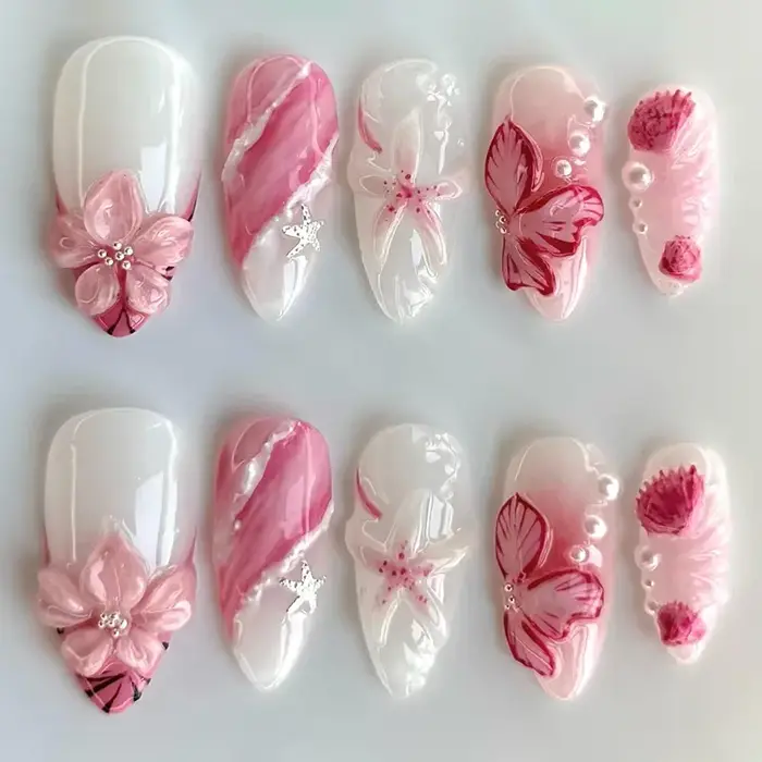 Faux ongles colorés d'été en amande