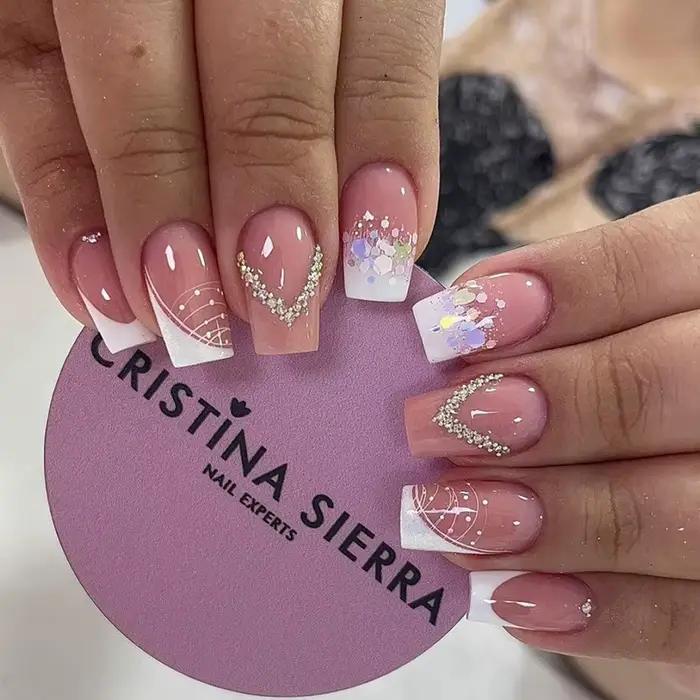Faux ongles artificiels blancs U colorés