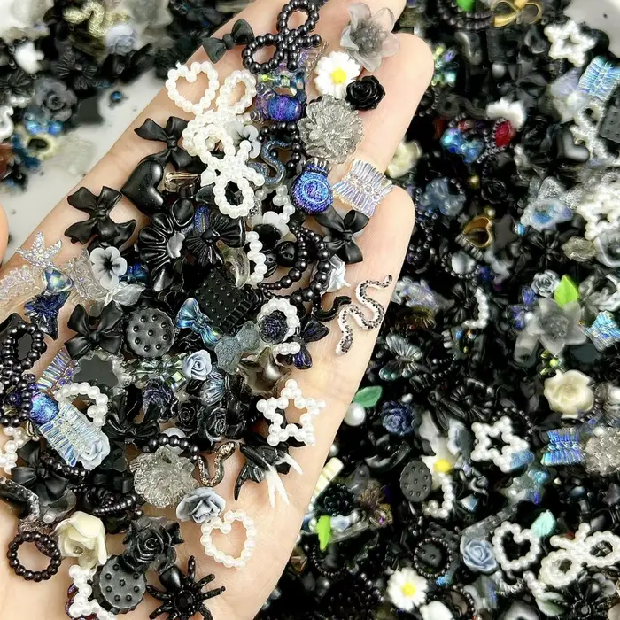 Breloques à ongles en résine hybride, mélange aléatoire, nœud, cœur, fleur, étoile évidée, strass si