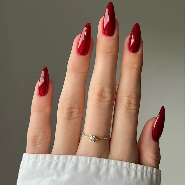 Presse rouge cerise sur les ongles 24 pièces couleur unie faux