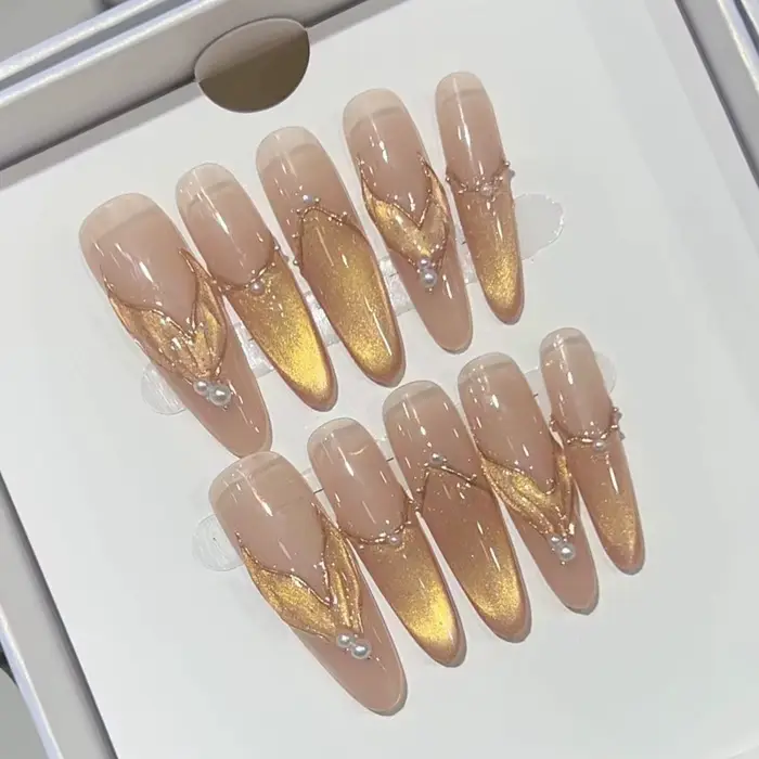 Faux ongles œil de chat avec nœud papillon en résine