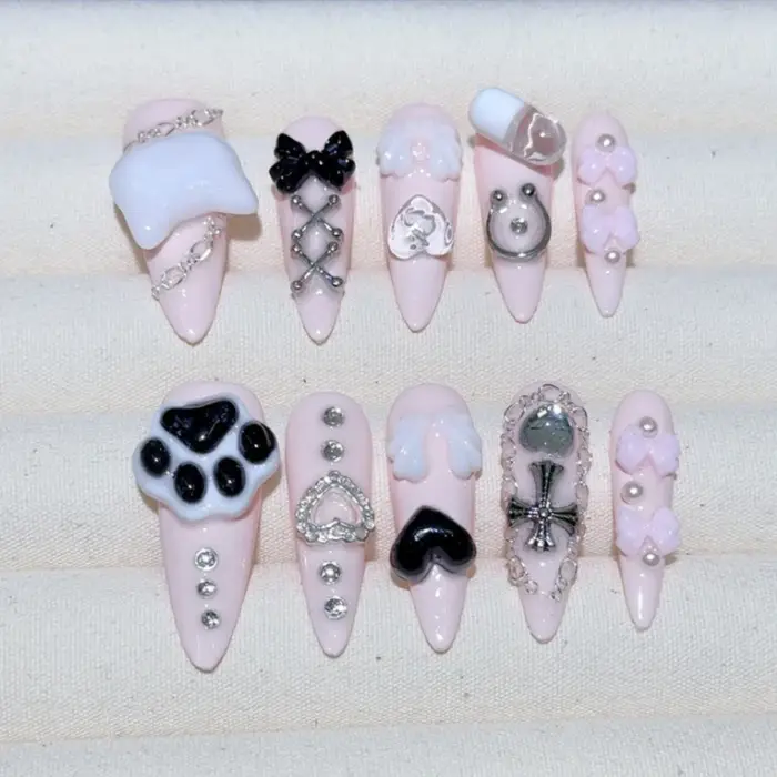 Faux ongles à presser faits main Kawaii Y2K Gyaru noir et blanc à pointe longue