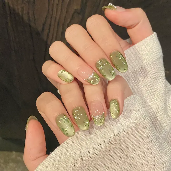 10 pièces vert clair à la main presse sur les ongles peint