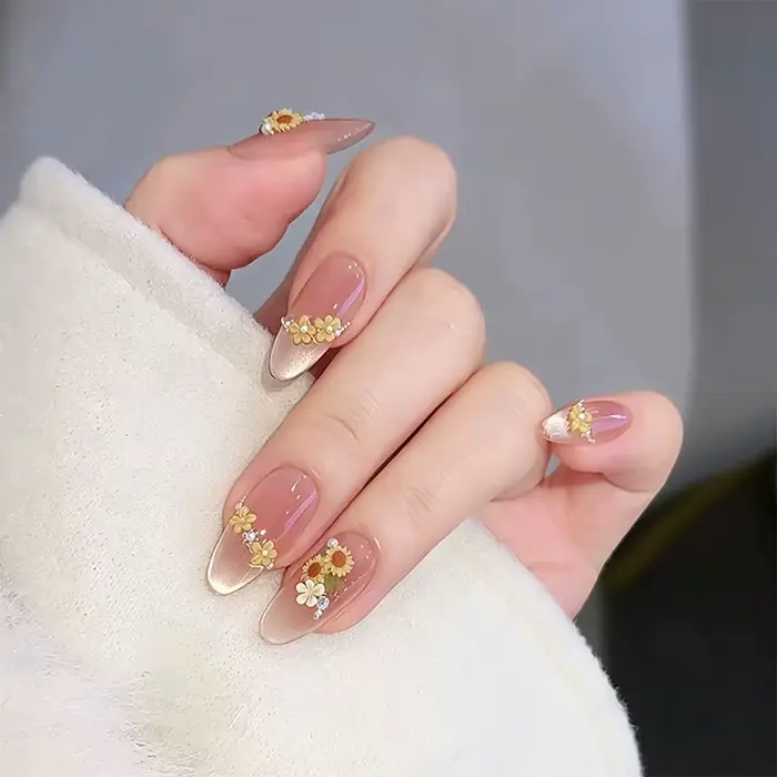 24 faux ongles tournesol 2024