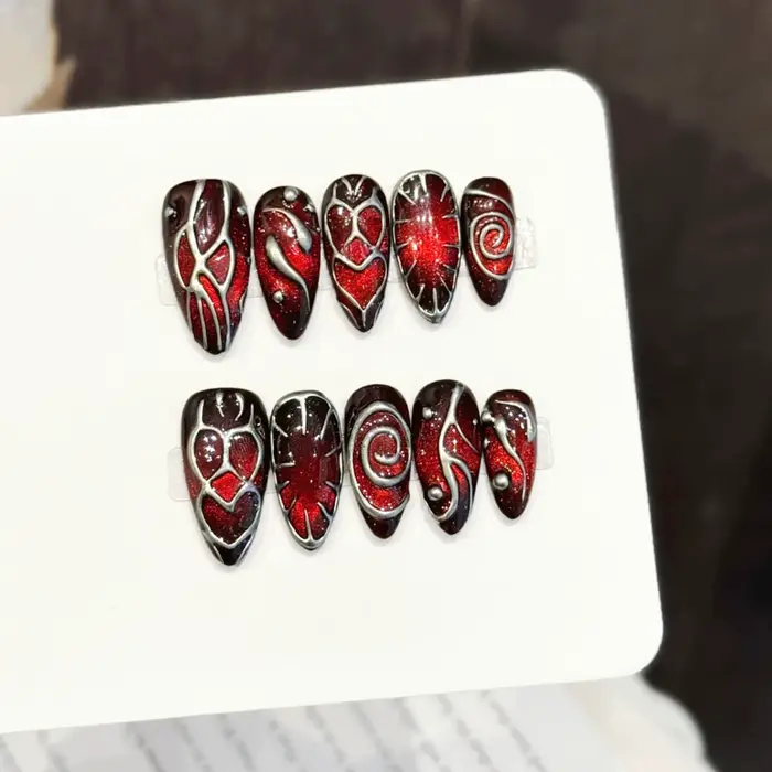 10 faux ongles en amande faits à la main, style cool et tendance, adaptés aux festivals, aux fêtes e