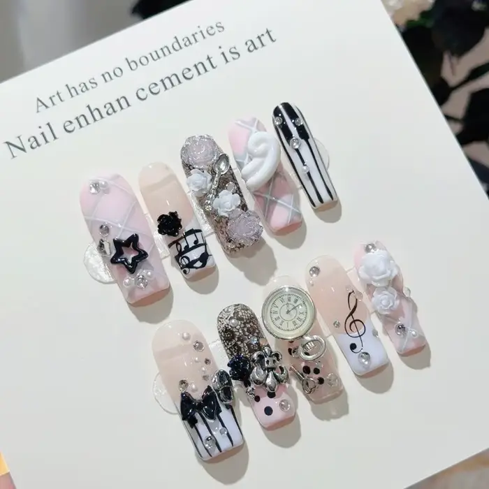 Notes musicales rétro Vintage Gyaru français presse à la main sur les ongles 3D Rose arc perle