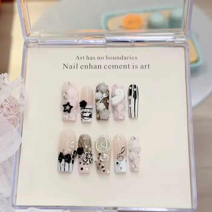 Notes musicales rétro Vintage Gyaru français presse à la main sur les ongles 3D Rose arc perle
