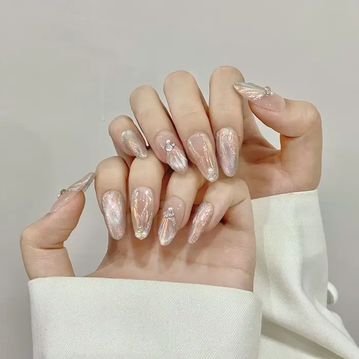 10 faux ongles ovales faits à la main