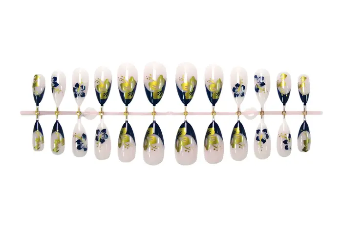 24 faux ongles bleu marine style français