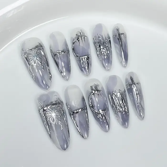 Faux ongles artificiels en forme d'amande