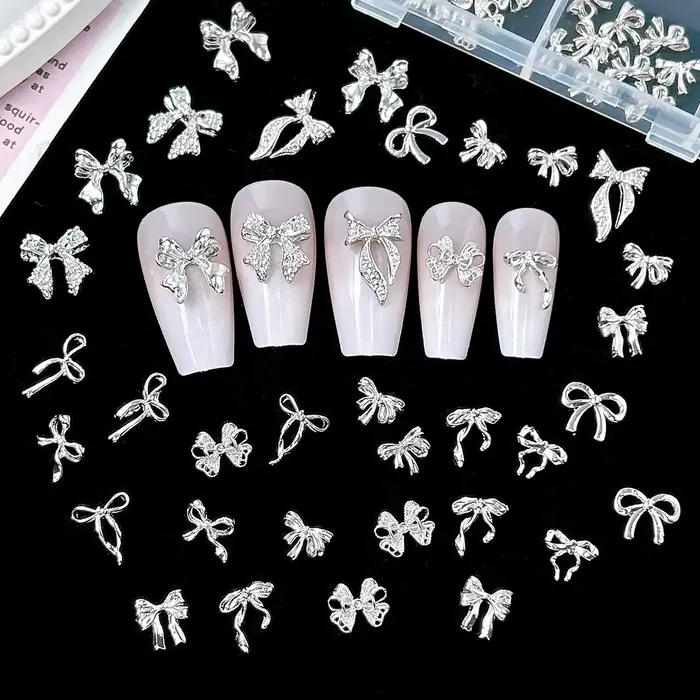 1 Boîte de Décorations d'Ongles en Alliage Lourd Multi-Styles