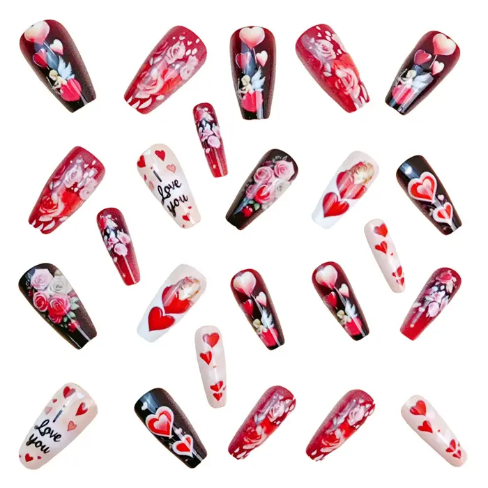 Faux ongles en forme de cœur rouge
