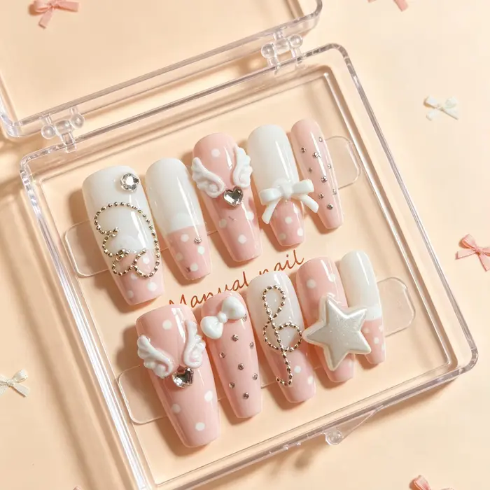 10 faux ongles faits à la main en forme de cercueil