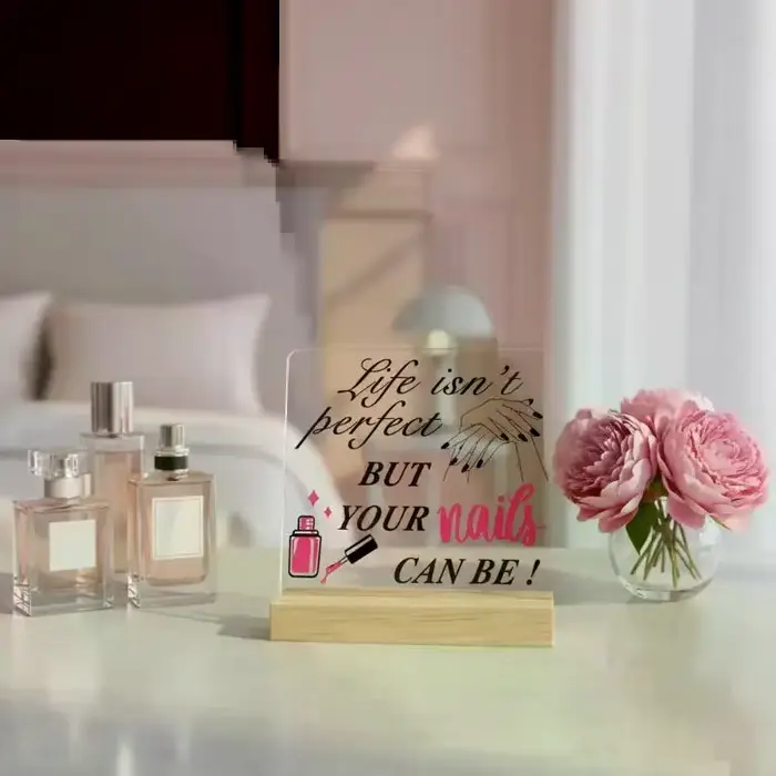 Présentoir de formes d'ongles avec base