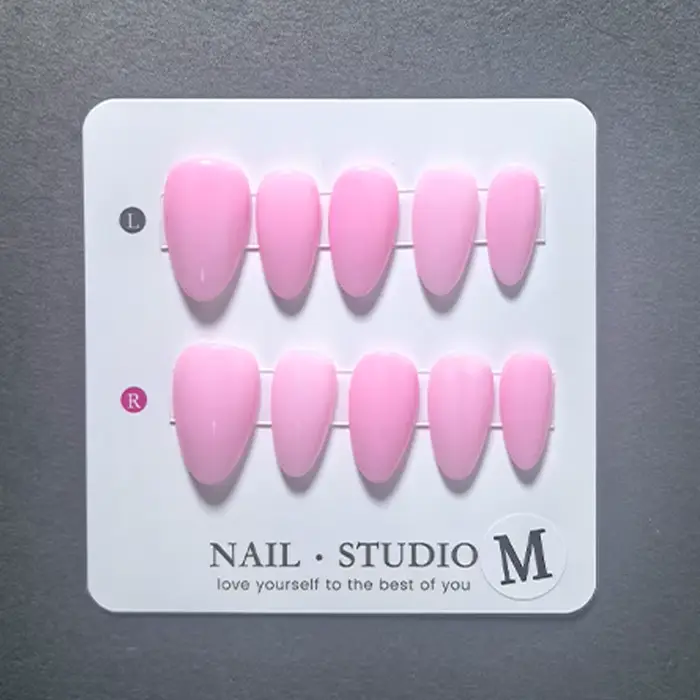 10 faux ongles en amande à presser
