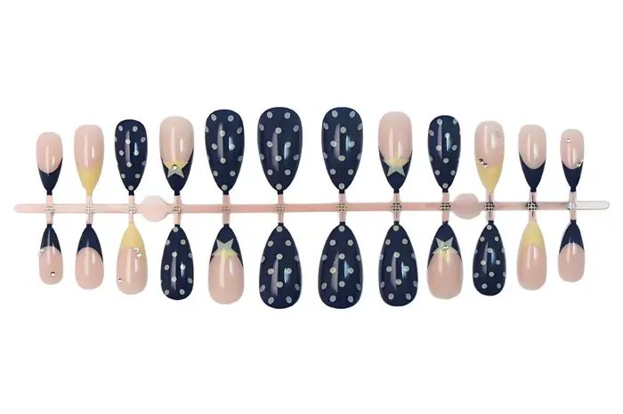 24 pièces de faux ongles longs et pointus