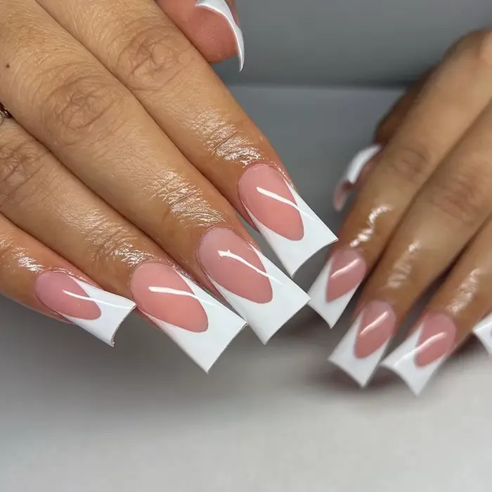 Faux ongles en résine blanche de style français, patchs pour l'amélioration des ongles, comprenant 1