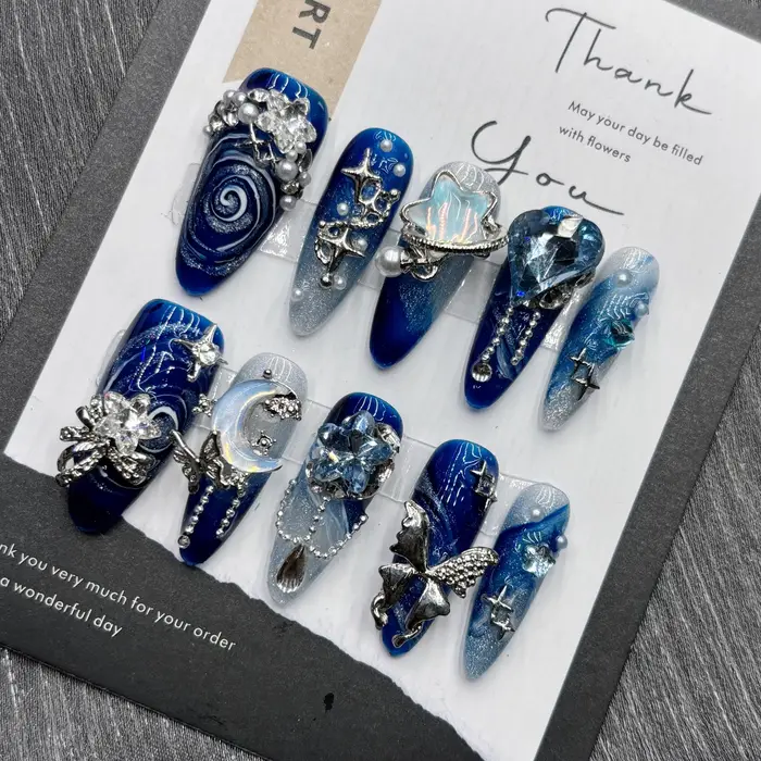 10 pièces de haute qualité à la main presse sur les ongles Simple et élégant bleu Royal profondeur doux et gracieux Stick-on Nail Art rétro