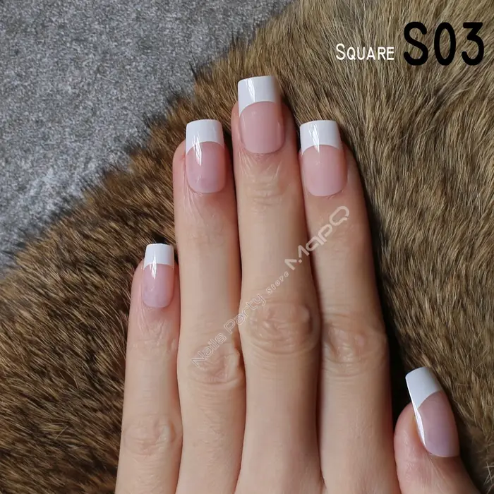 Faux ongles français carrés courts