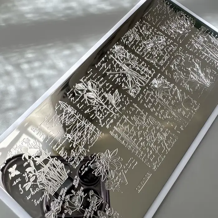 XMQ STAMPING NAIL PLATES Fleurs Lettres TEMPLATÉ