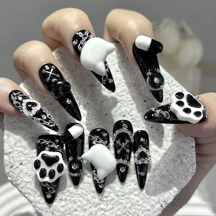 Faux ongles à presser faits main Kawaii Y2K Gyaru noir et blanc à pointe longue