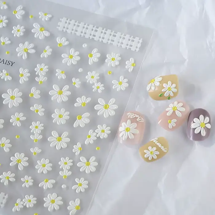 2 pièces 5D blanc marguerite Design Nail Art autocollants en relief