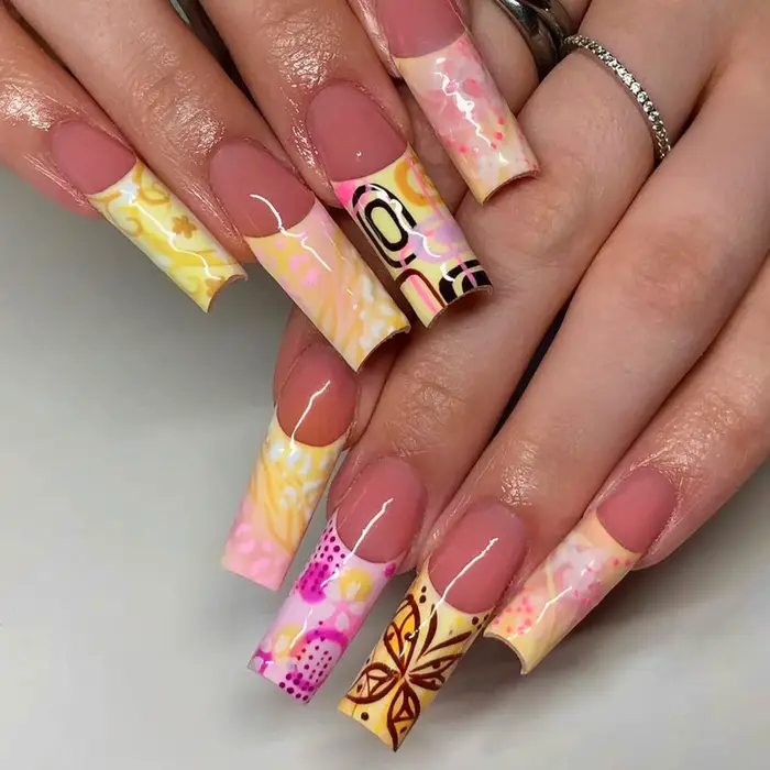 24 faux ongles à motifs imprimés style français, réutilisables, à presser, à couverture complète, en