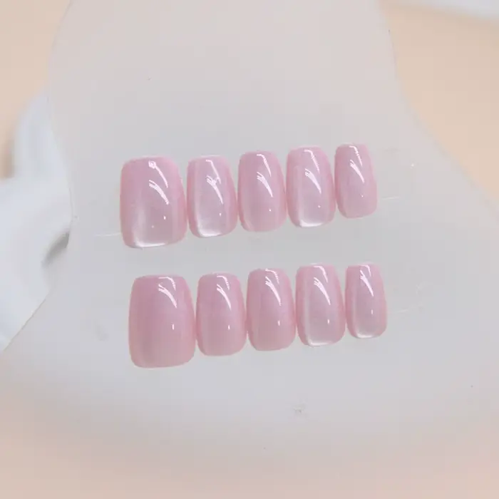 Faux ongles carrés longs à la mode
