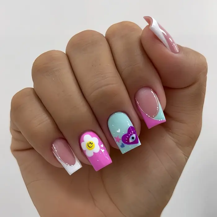 Un ensemble complet de 24 faux ongles carrés courts