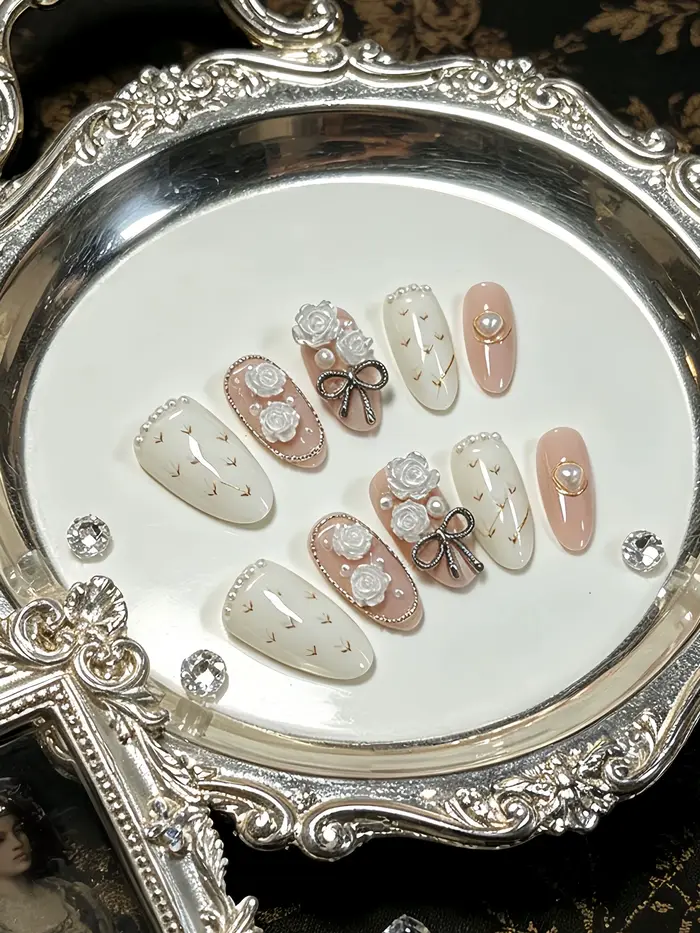 10 faux ongles en forme d'amande
