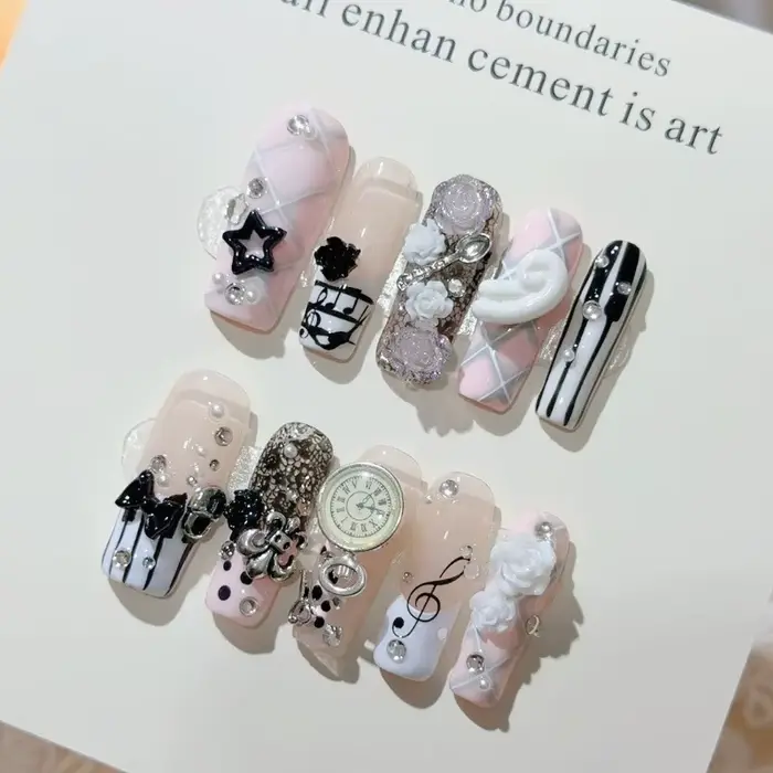 Notes musicales rétro Vintage Gyaru français presse à la main sur les ongles 3D Rose arc perle