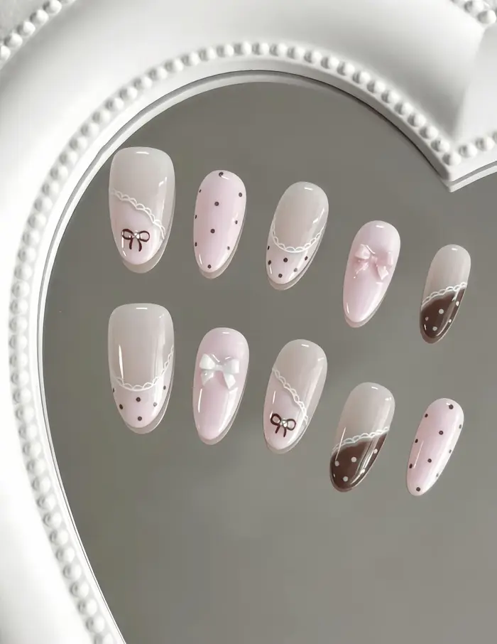 10 faux ongles faits main en forme d'amande