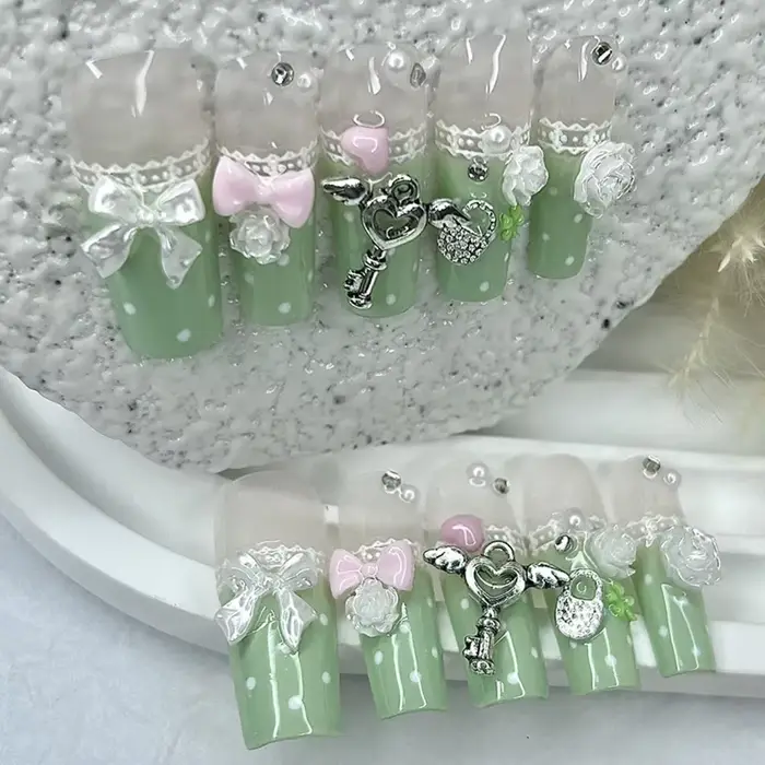 Y2K Vintage Gyaru français dentelle longue à la main presse sur les ongles arc perle à pois trèfle faux