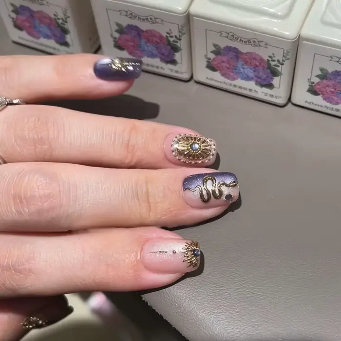 10 pièces presse à la main sur les ongles violet clignotant miroir magique avec diamants couverture 