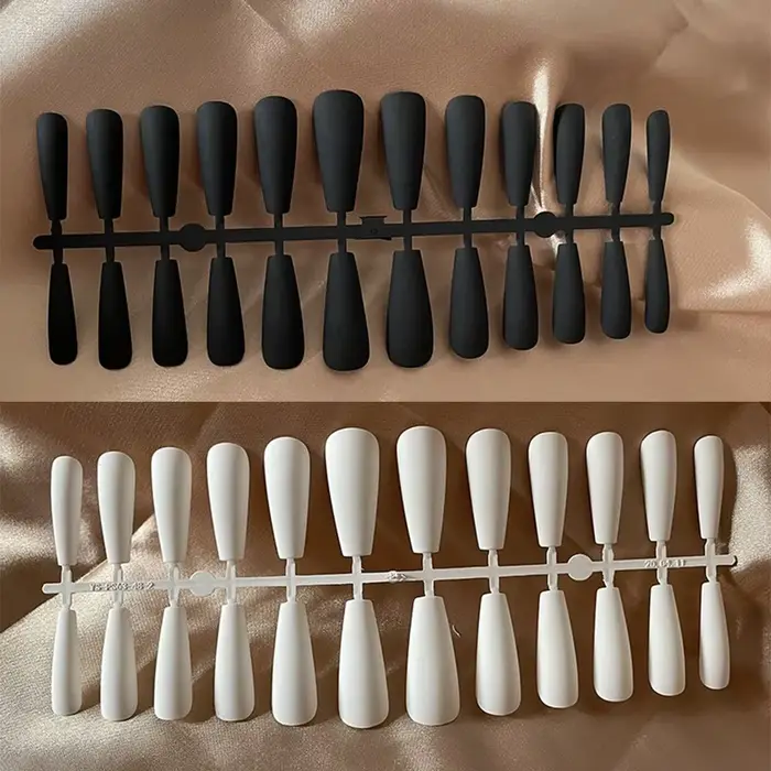 Faux ongles longs ballerine pour manucure