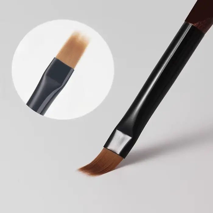 Brosse à ongles en bois dégradé