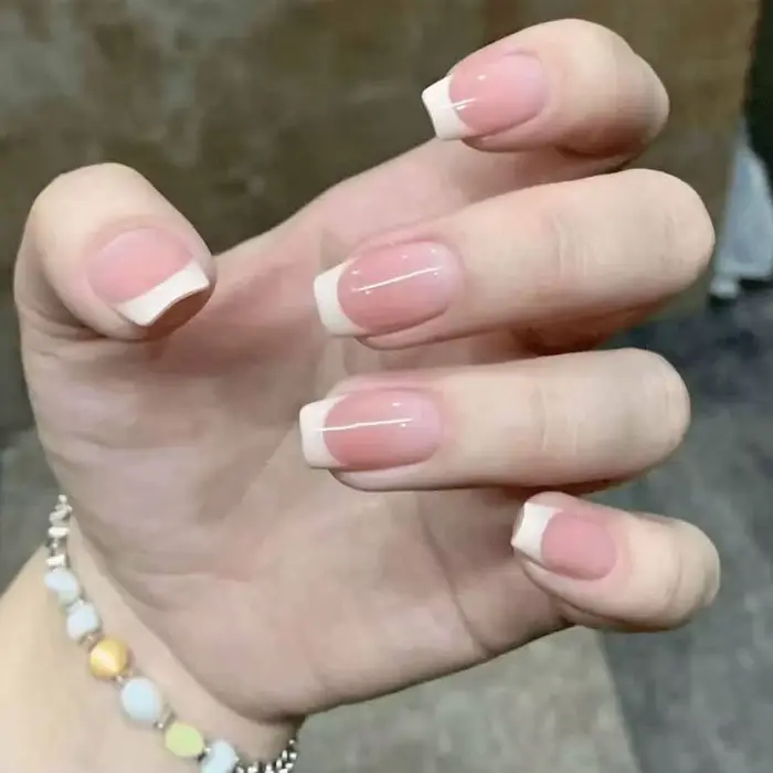 Faux ongles français blancs