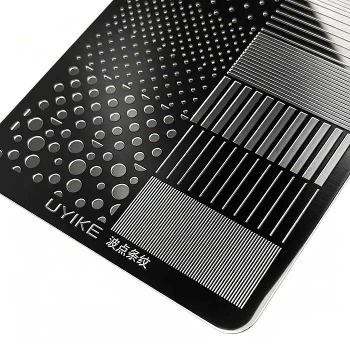Plaque de tamponnage pour ongles à pois et lignes rayées 14