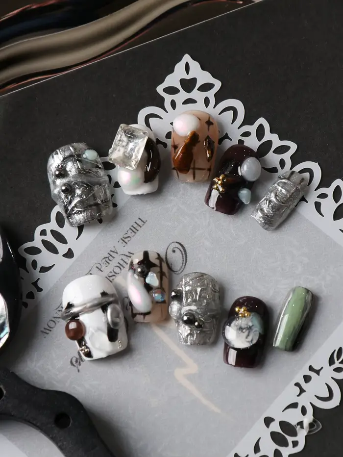 10 faux ongles à presser style punk noir