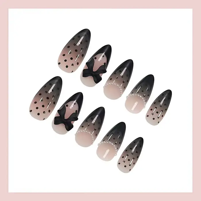 24 faux ongles noirs à pois