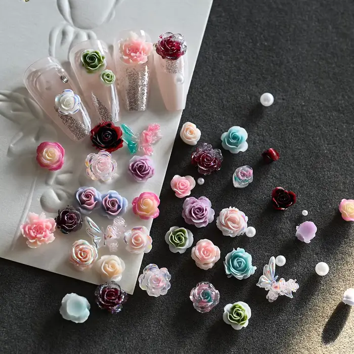 12 Grilles de Breloques 3D pour Ongles Camélia Rose