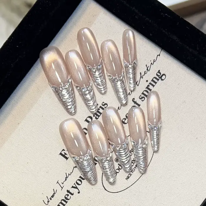 Faux ongles à pression œil de chat marron