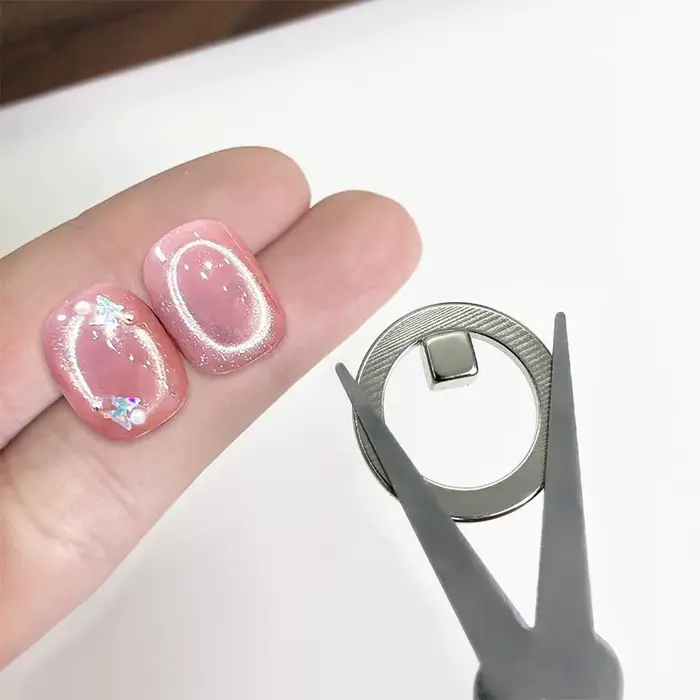 Anneau magnétique œil de chat creux pour vernis à ongles en gel